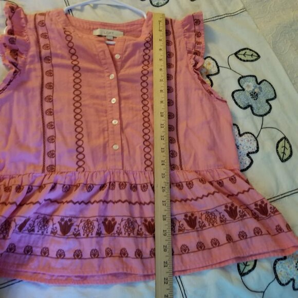 Loft Pink Floral Embroidered Henley Peplum Shell Size Medium - Picture 6 of 9